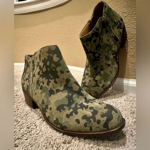 Lucky Brand Shoes Lucky Brand Barstyn Olive Camo Ankle Boots